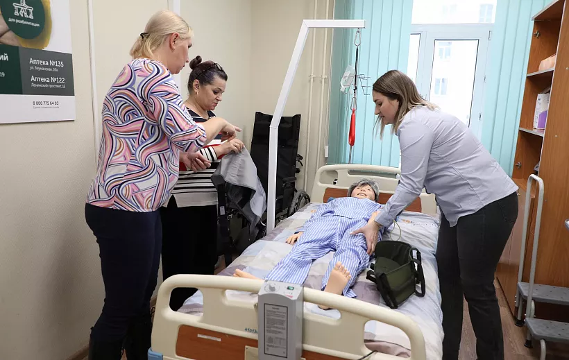 Более 17,5&nbsp;тысячи красноярцев обучились в&nbsp;школах родственного ухода