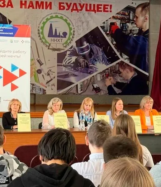 В&nbsp;Новокуйбышевске состоялась ярмарка вакансий для&nbsp;выпускников школ