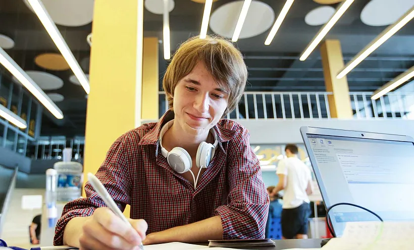 С&nbsp;прицелом на&nbsp;карьеру: как&nbsp;рейтинги вузов и&nbsp;колледжей помогают абитуриентам