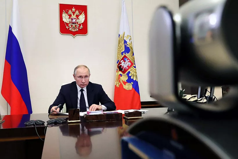 Путин поручил правительству скорректировать нацпроекты