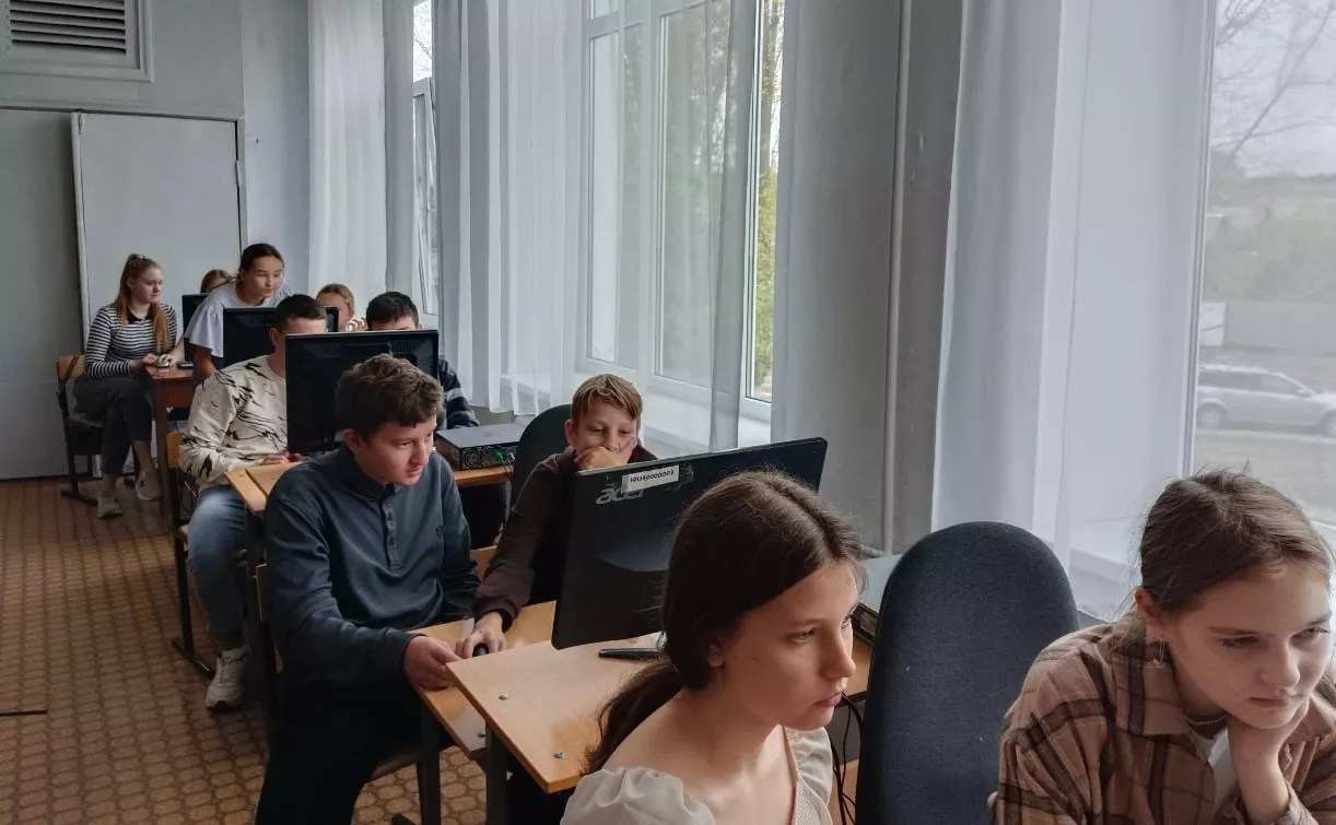 Школьники города Котово Волгоградской области обучились на&nbsp;&laquo;Уроке цифры&raquo;