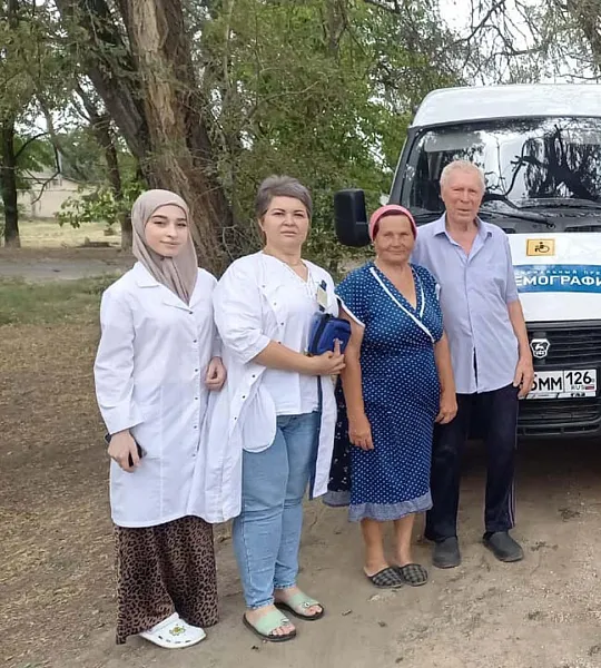 Пожилых людей из&nbsp;села Бурлацкого Ставрополья осмотрела медицинская бригада