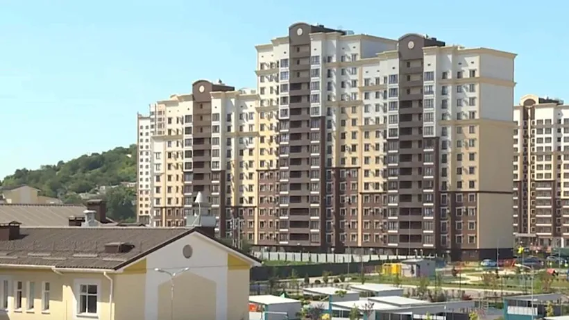 В&nbsp;Крыму в&nbsp;следующем году переселят жителей 200&nbsp;ветхих квартир