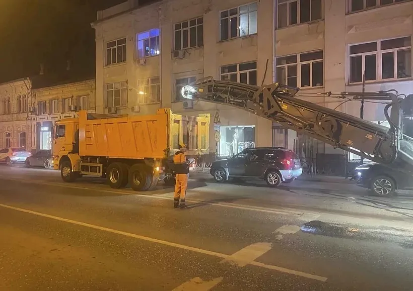 В&nbsp;Астрахани начали ремонт дорог на&nbsp;улице Адмиралтейской