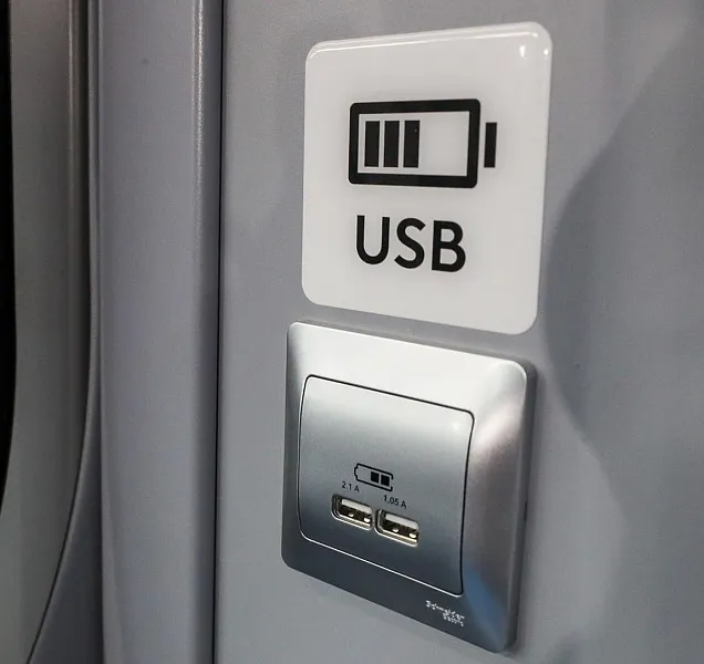 Почти половина петербуржцев пользуется USB-портами в&nbsp;общественных местах