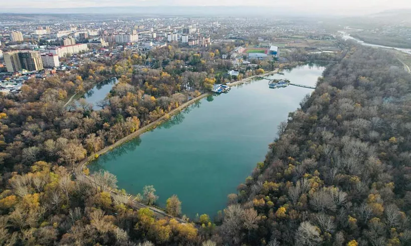 В&nbsp;крупнейшем парке Карачаево-Черкесии расчистили пруды