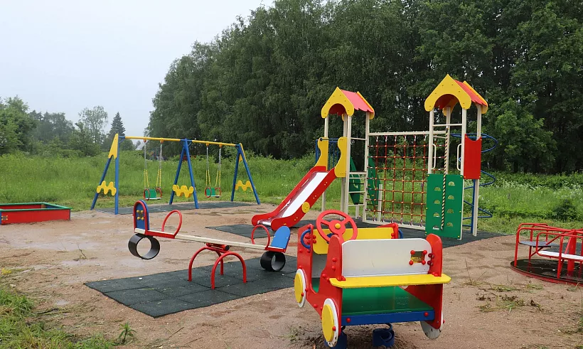 В&nbsp;селе Никольском под&nbsp;Вологдой построили детскую площадку