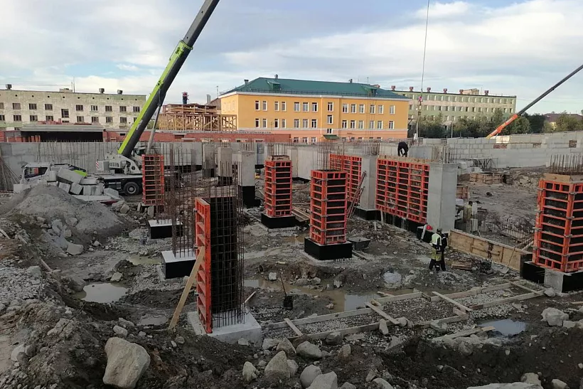 На&nbsp;месте строительства новой школы в&nbsp;Мурманске заложили фундамент