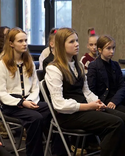 Ученики псковского Гуманитарного лицея посетили профориентационную встречу