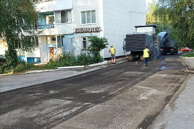 Работы по&nbsp;благоустройству трех дворов в&nbsp;Жигулевске продолжаются