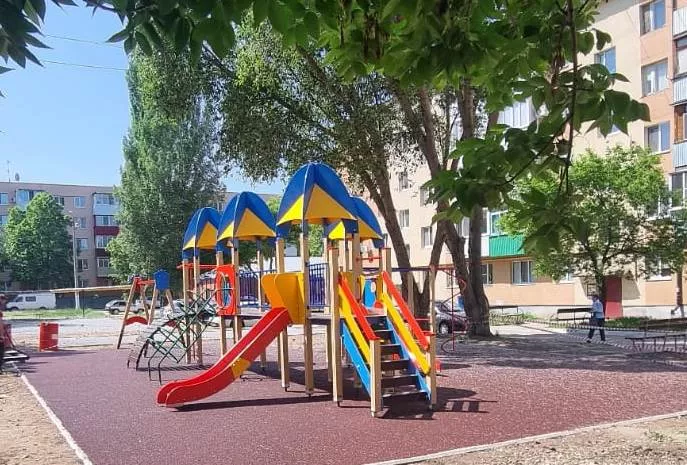 В&nbsp;Чапаевске Самарской области благоустроили дворовую территорию