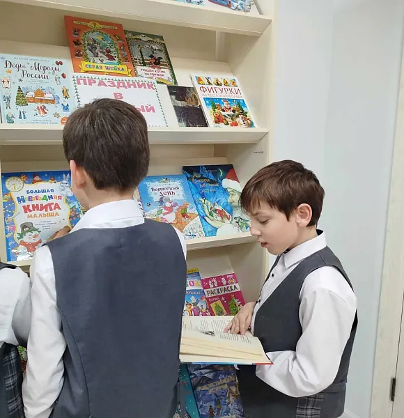 В&nbsp;библиотеке Серноводского района Чечни открыли новогоднюю книжную выставку