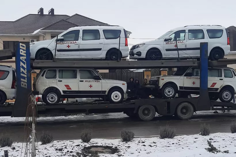 Районная больница Ставрополья получила новые санитарные автомобили