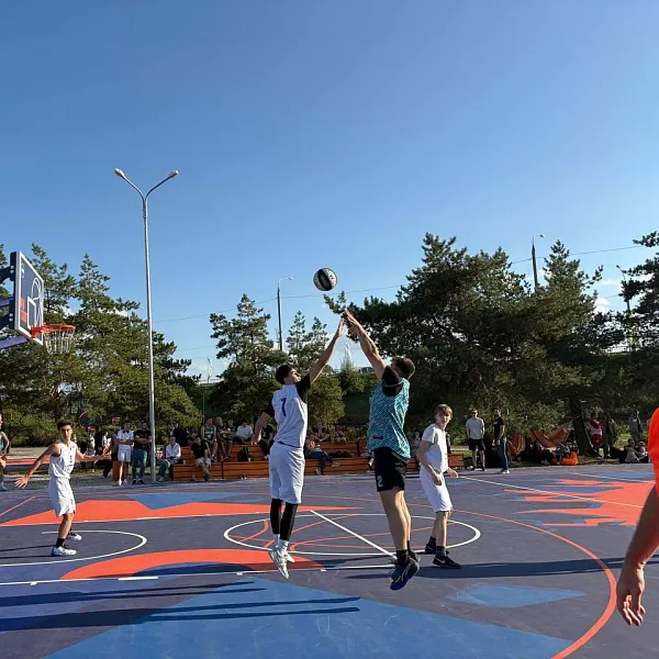 В&nbsp;калужском сквере Волкова построили новый баскетбольный комплекс