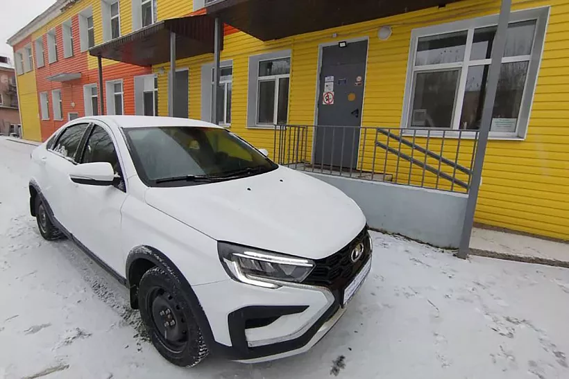 Социальные учреждения Свердловской области получили новый автотранспорт