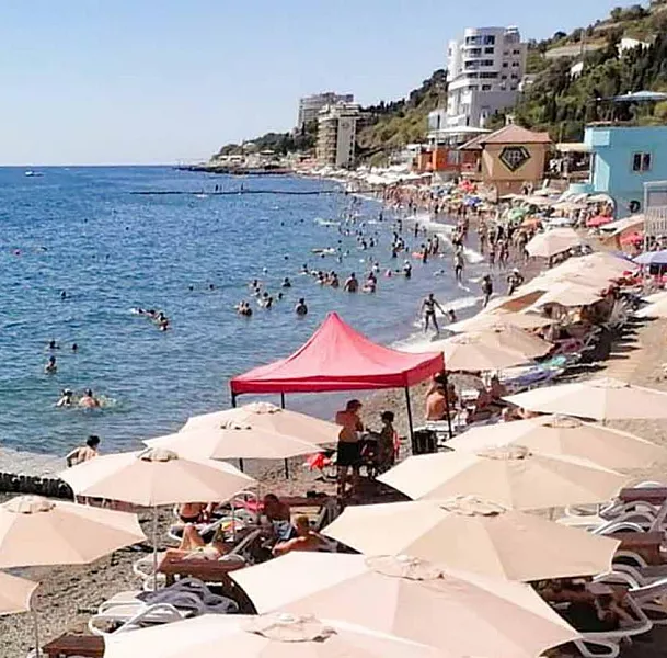 В&nbsp;Алуште в&nbsp;Крыму обустроили пляж &laquo;Триумф&raquo;