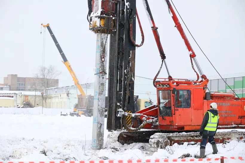 В&nbsp;Великом Новгороде на&nbsp;площадке будущего кампуса забили первую сваю