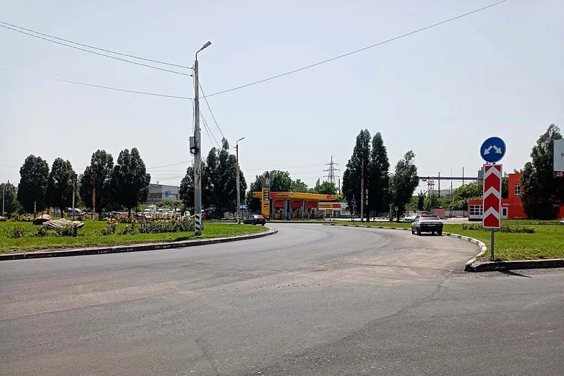 В&nbsp;Таганроге отремонтировали дорогу на&nbsp;площади Марцевский Треугольник