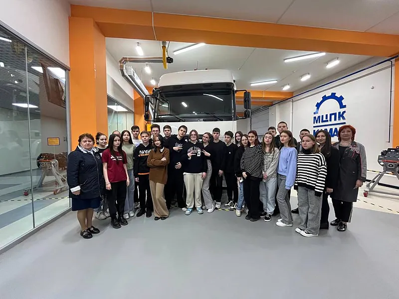 Школьники из&nbsp;Набережных Челнов посетили заводы &laquo;КАМАЗа&raquo;