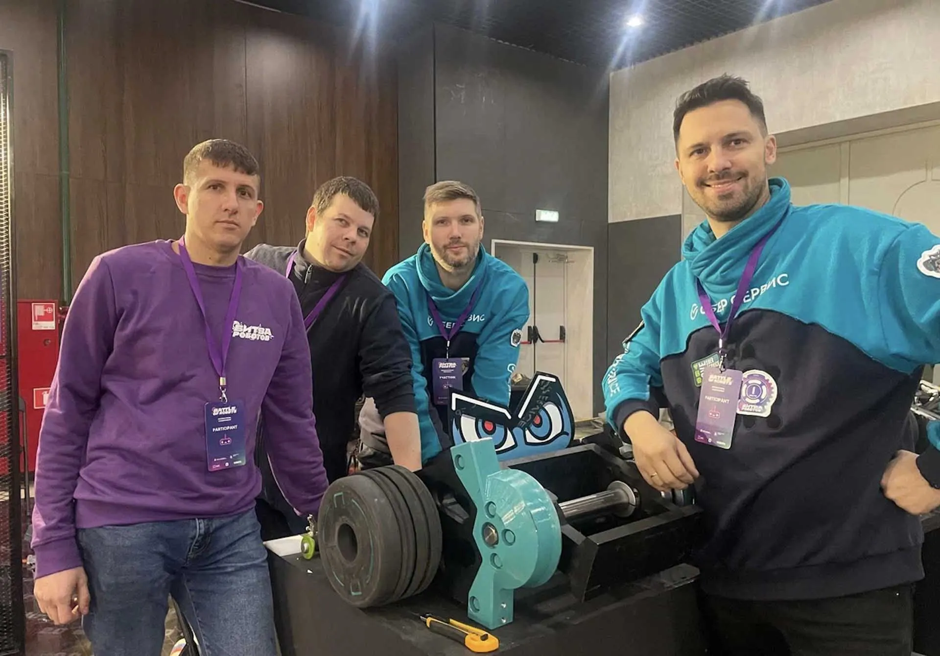 Бои на ринге для инженерных умов: «Битва роботов — 2025» дошла до финала