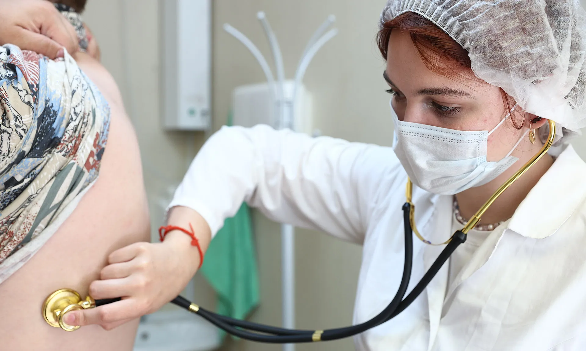 Трезвый взгляд: как нацпроекты помогают победить алкогольную зависимость