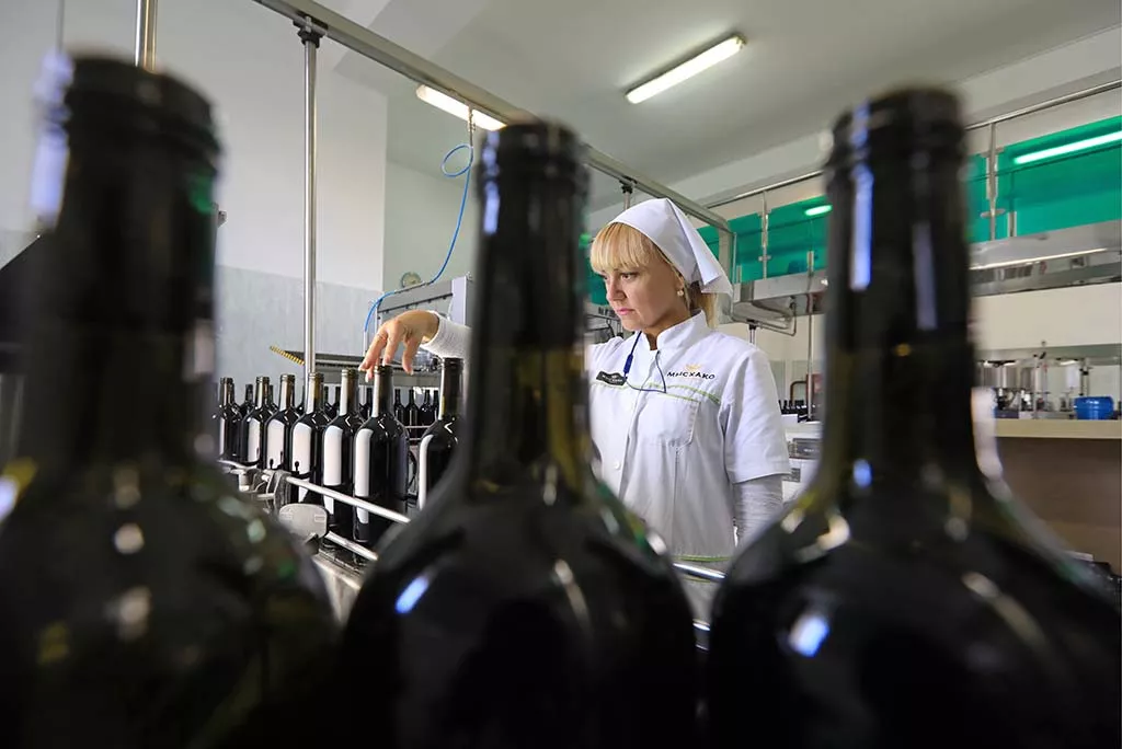Винный туризм и онлайн-продажа: на ПМЭФ оценили перспективы виноделия в России