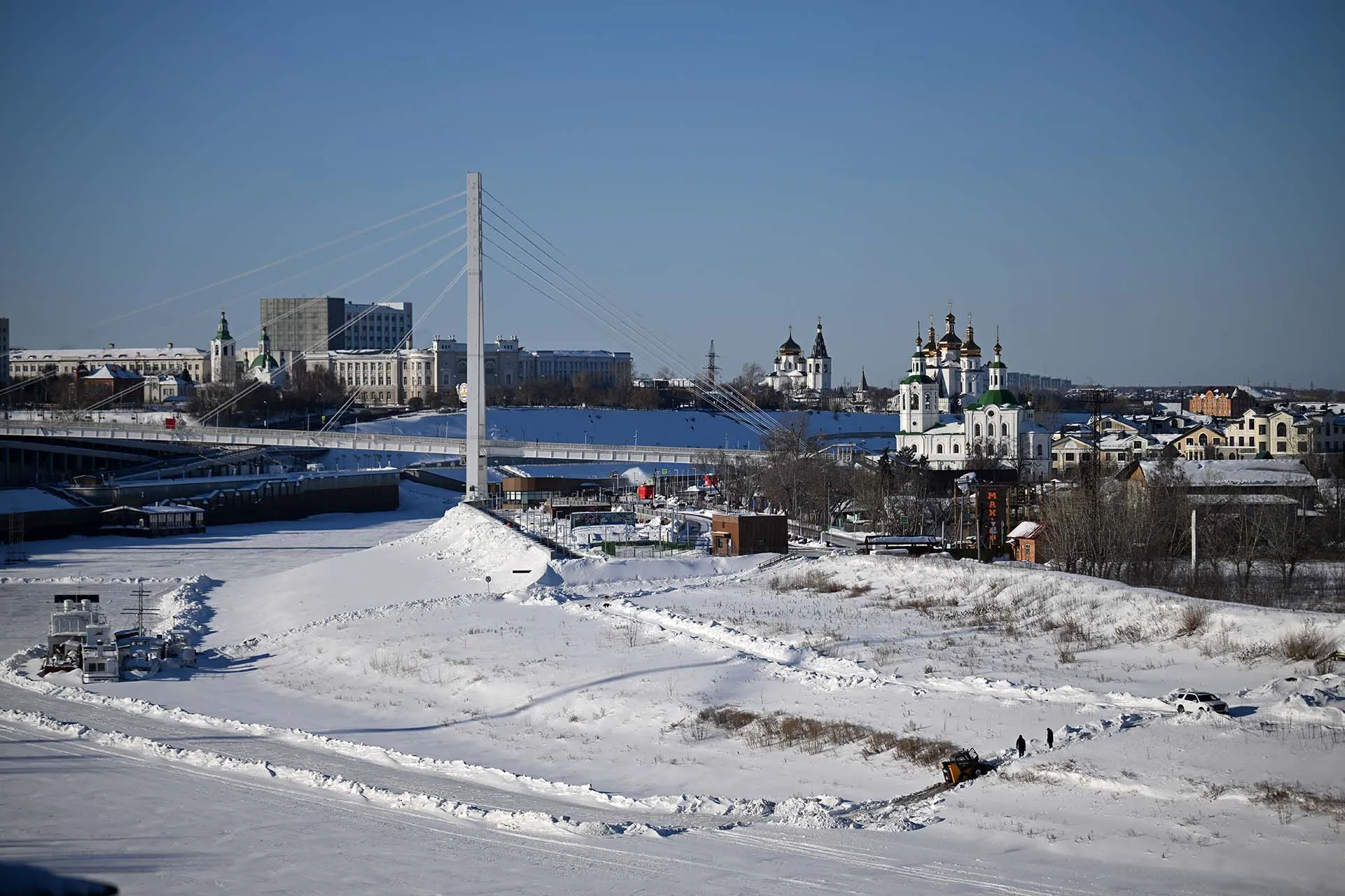 По России с любовью: горячие источники и шерстистый мамонт в Тюмени