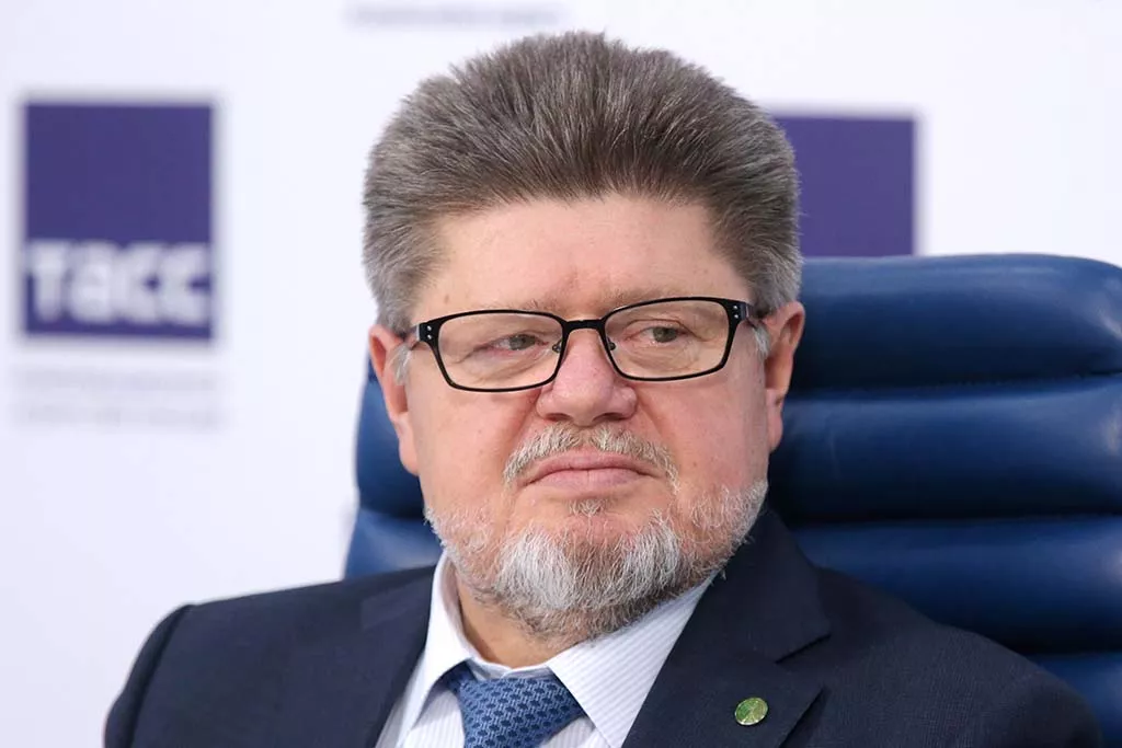 Как не увидеть в зеркале «винное лицо»: о вреде алкоголя для внешности