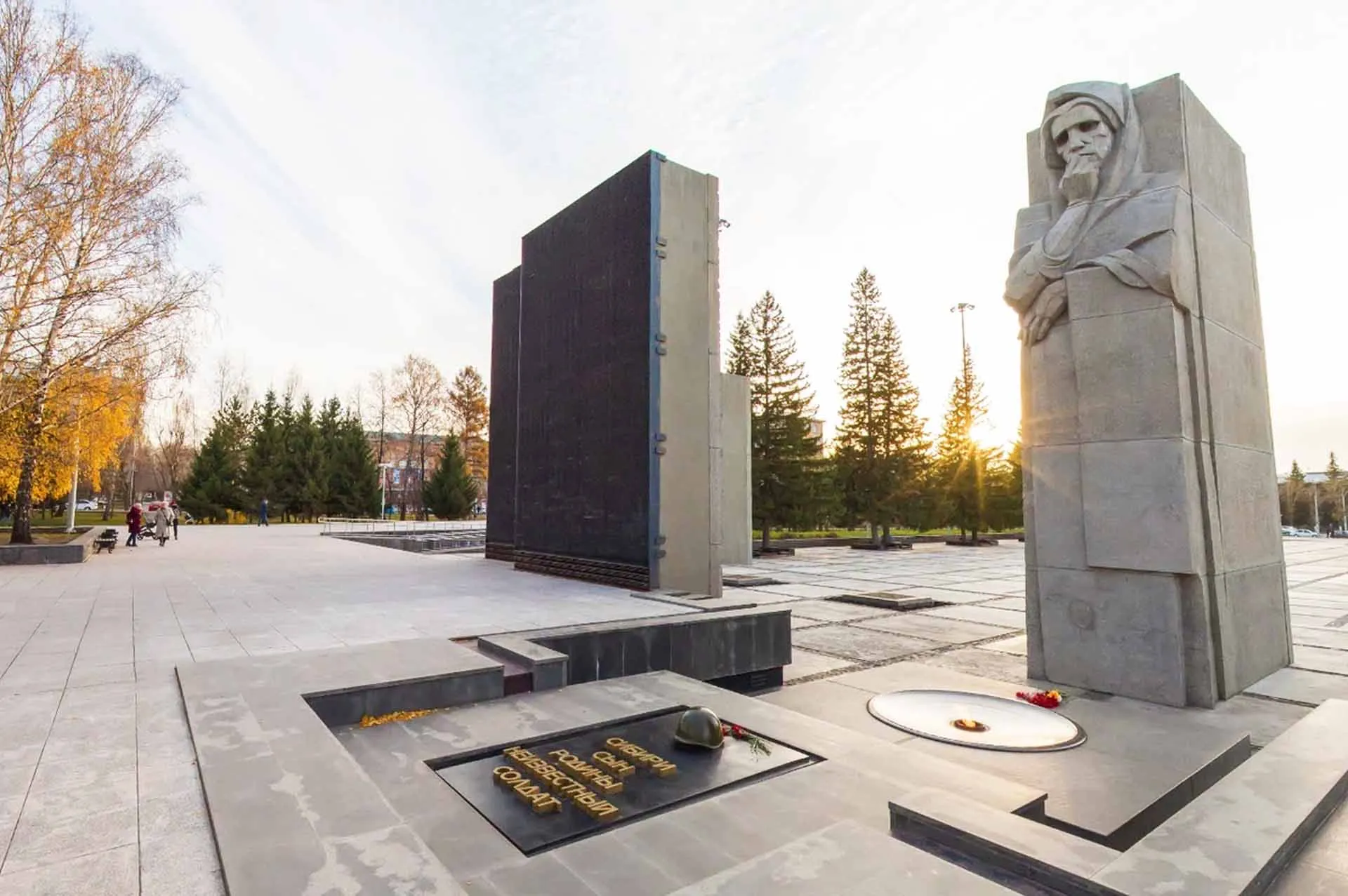 Сохраняя память о Великой Победе: как обновляют мемориалы