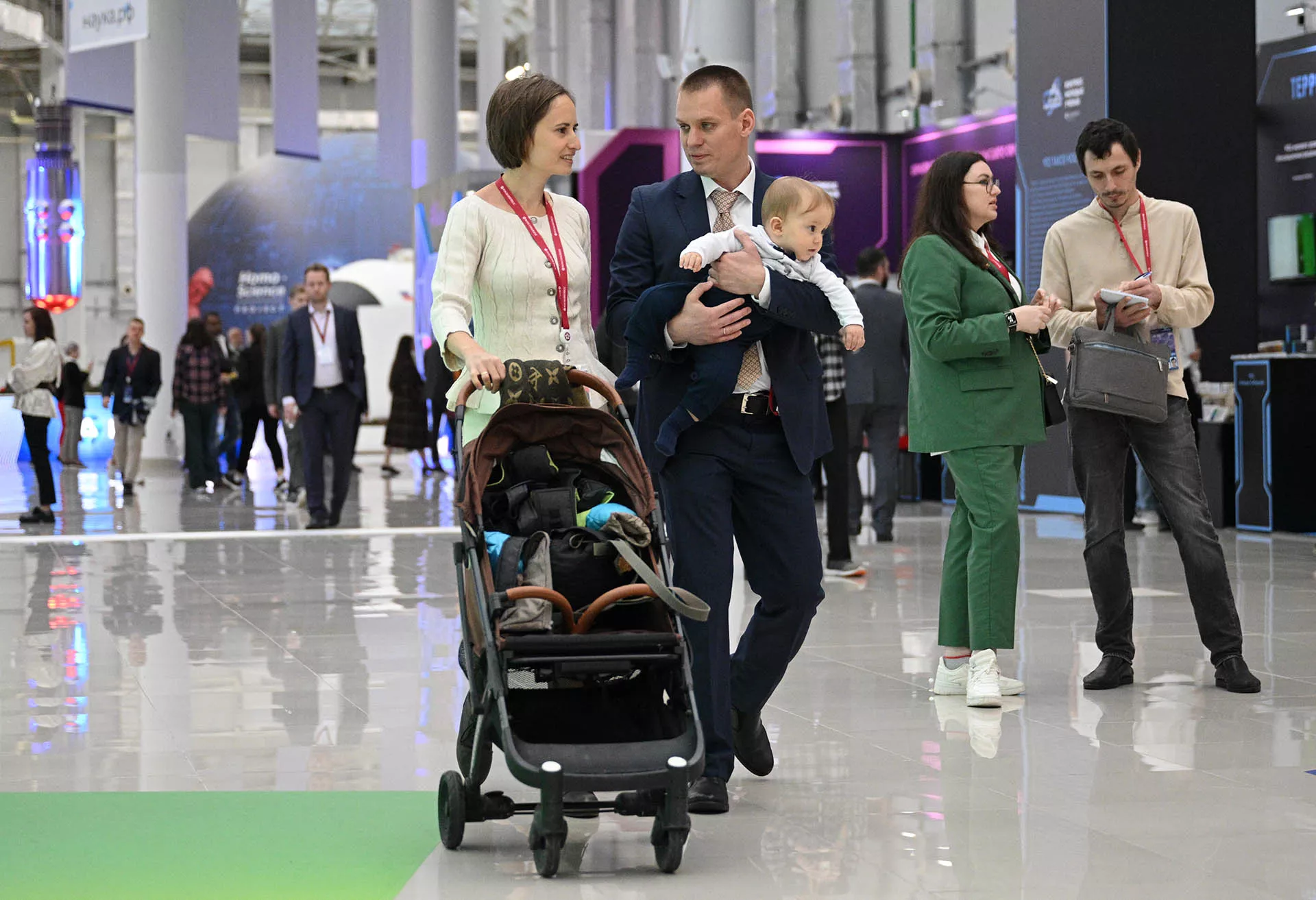 Комплексная поддержка: какую помощь получают семьи с детьми в России