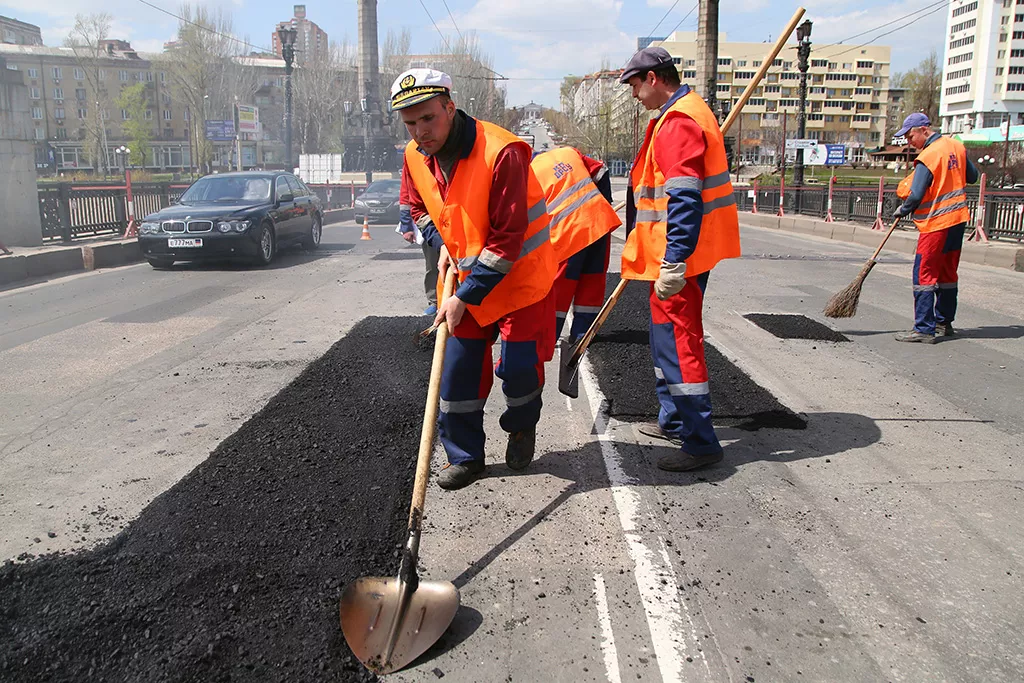 В России досрочно стартовал дорожно-строительный сезон
