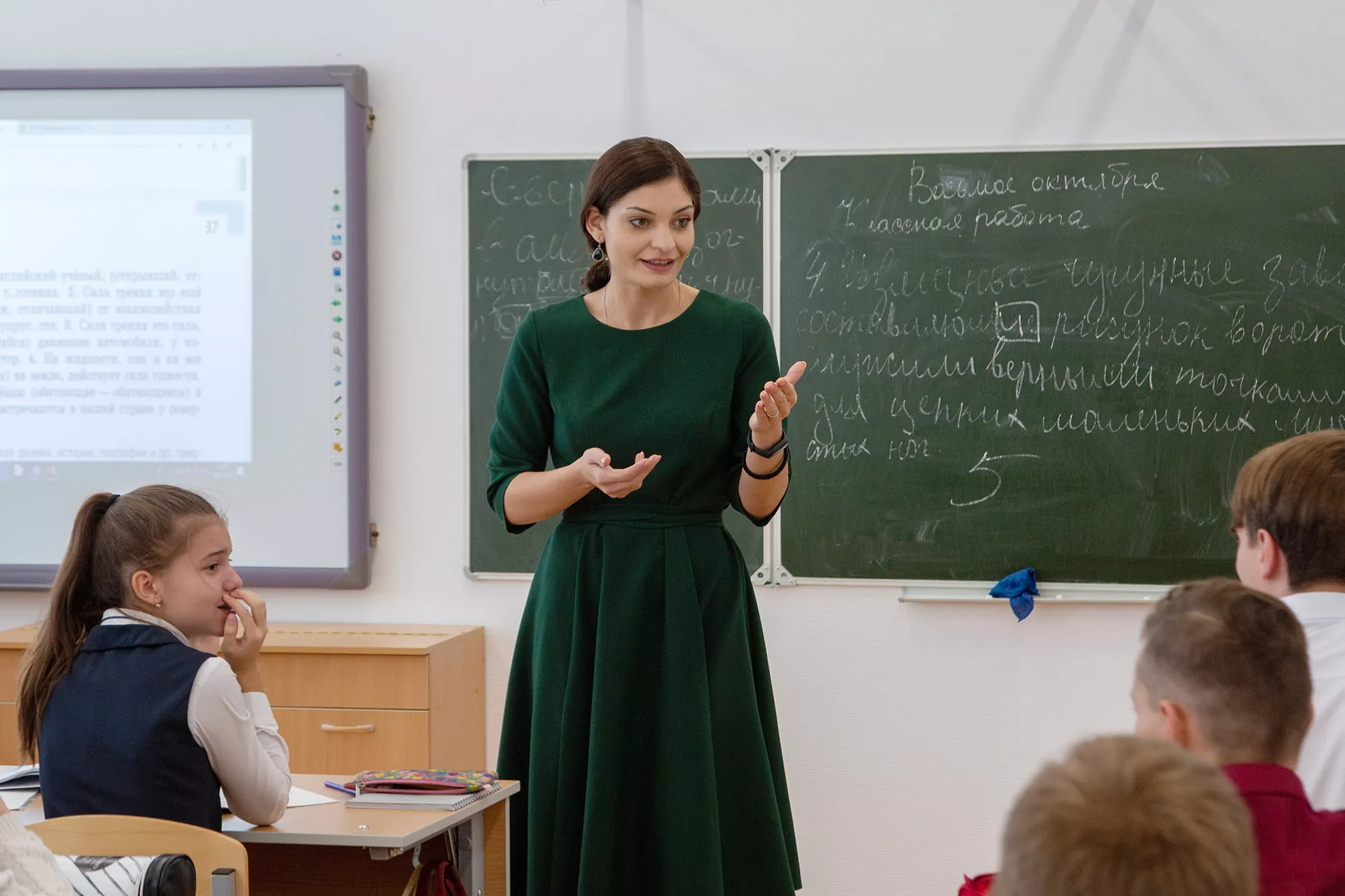 Кто хочет стать телеведущим: учителя поборются за приз федерального канала