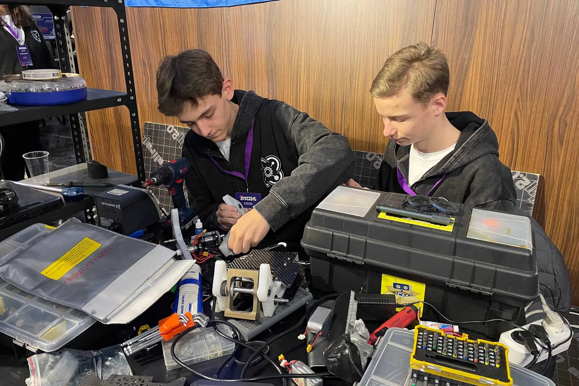 Бои на ринге для инженерных умов: «Битва роботов — 2025» дошла до финала