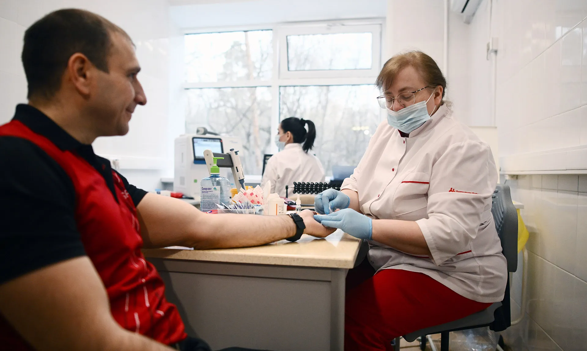 Поймать и обезвредить: как нацпроект помогает бороться с гепатитом С