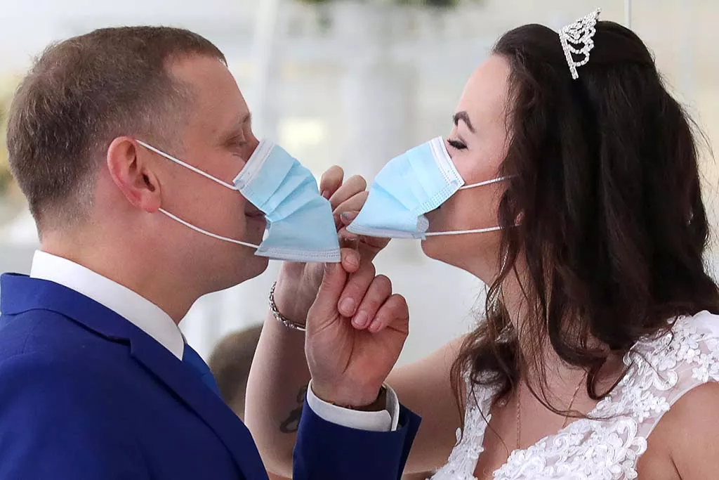 Сервис на портале госуслуг помог 7000 пар пожениться в «счастливую дату»
