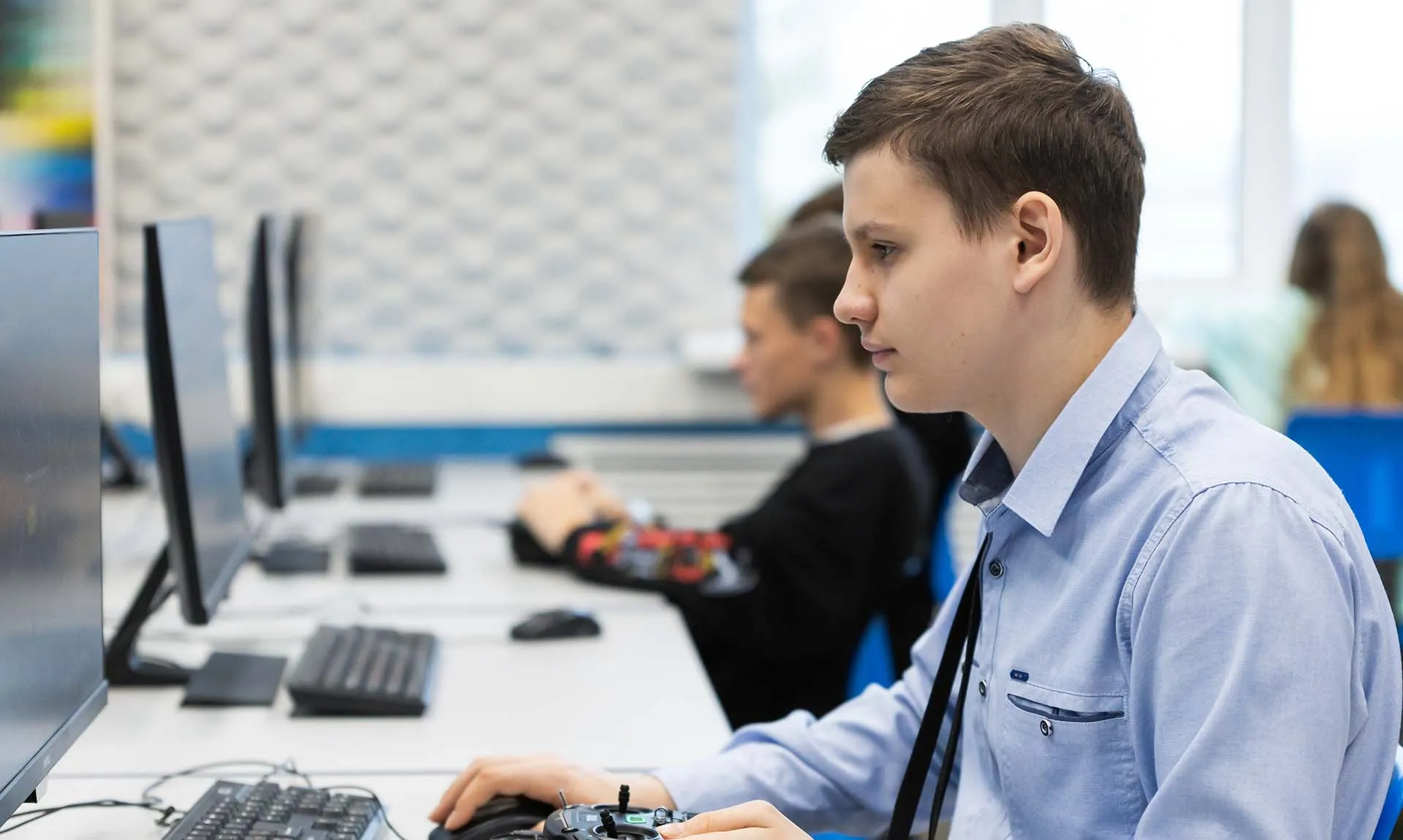 Безопасность в Сети: как школьников в России обучают цифровой гигиене