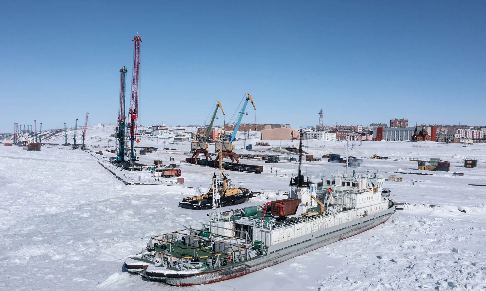 Свобода от заторов, пиратов и конфликтов: Россия развивает Севморпуть