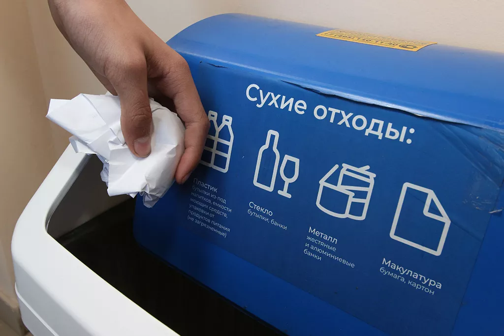 Тысячи жителей Поволжья вышли на уборку берегов великой реки
