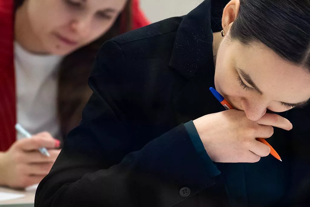 С деньгами на ты: стартовала олимпиада по финграмотности для школьников