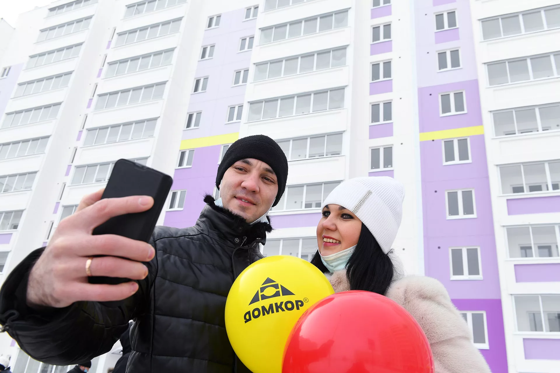Льготы молодым семьям: как государство поддерживает новую ячейку общества