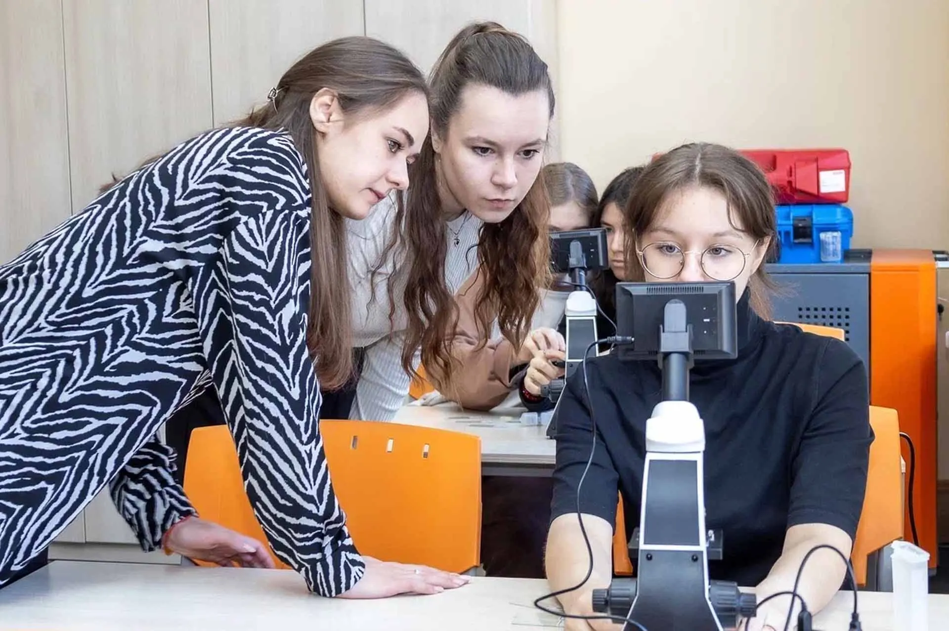 Поступать сознательно: что готовят колледжи к Единому дню открытых дверей