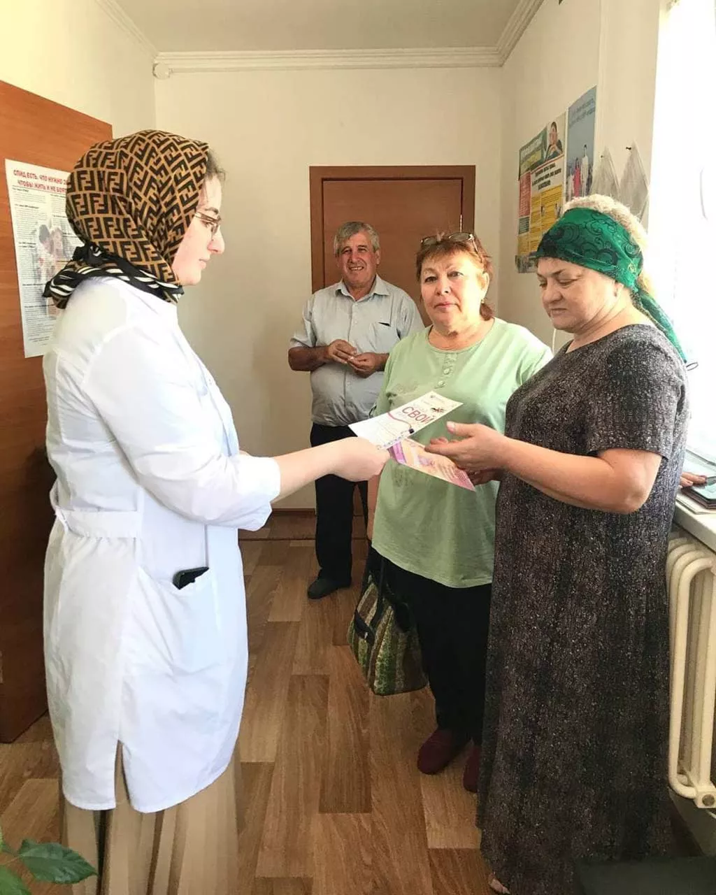 Добрые дела: как волонтеры помогают врачам в селах и деревнях