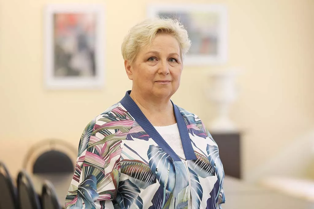 Волшебное зеркало: чем специалистам старшего возраста полезны программы профпереподготовки