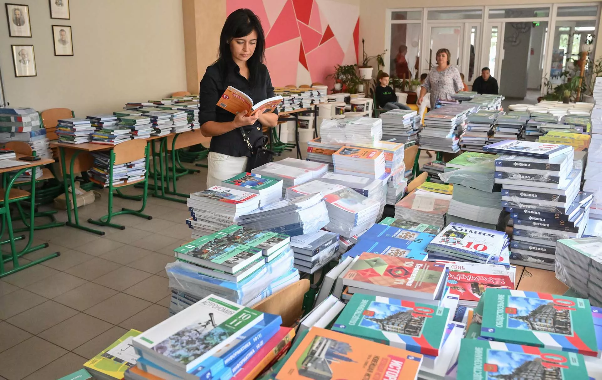 Школьные книги и компьютерные классы: как регионы готовили к 1 сентября