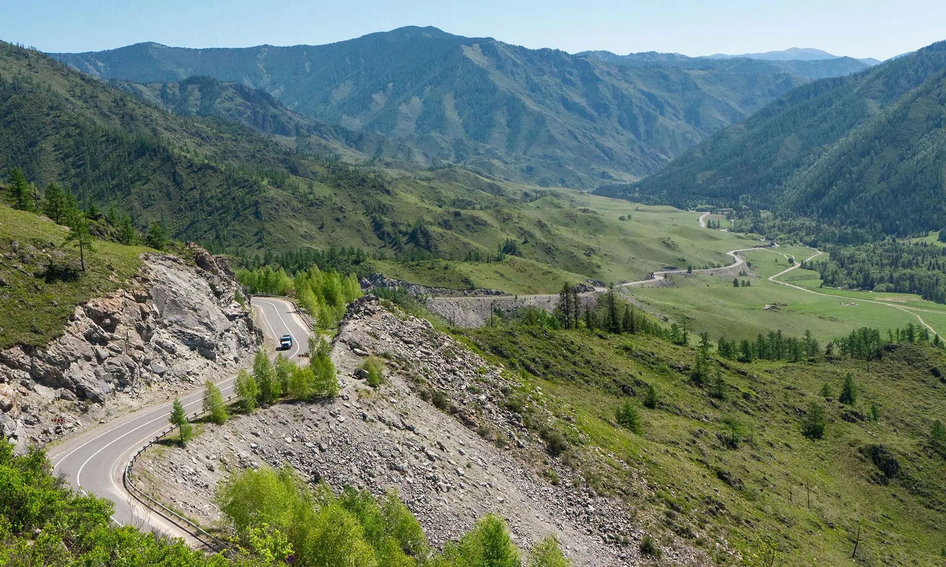 Отдых мечты: какие новые автомаршруты появились на Путешествуем.РФ