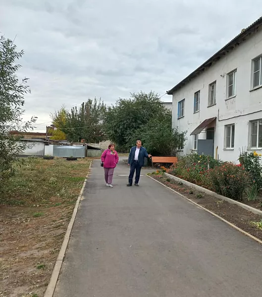 Двор благоустроили в&nbsp;поселке Черемисиново Курской области