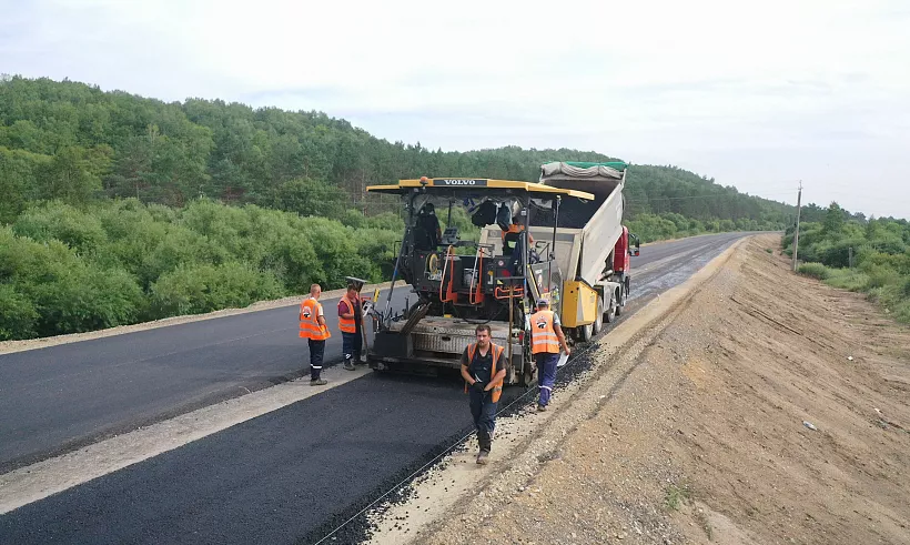 Укладку асфальта на&nbsp;трассе Благовещенск&nbsp;&mdash; Свободный завершат в&nbsp;этом году