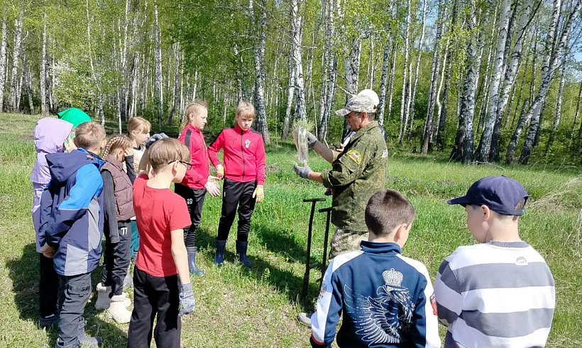 В&nbsp;Омской области школьники помогли высадить молодые деревья