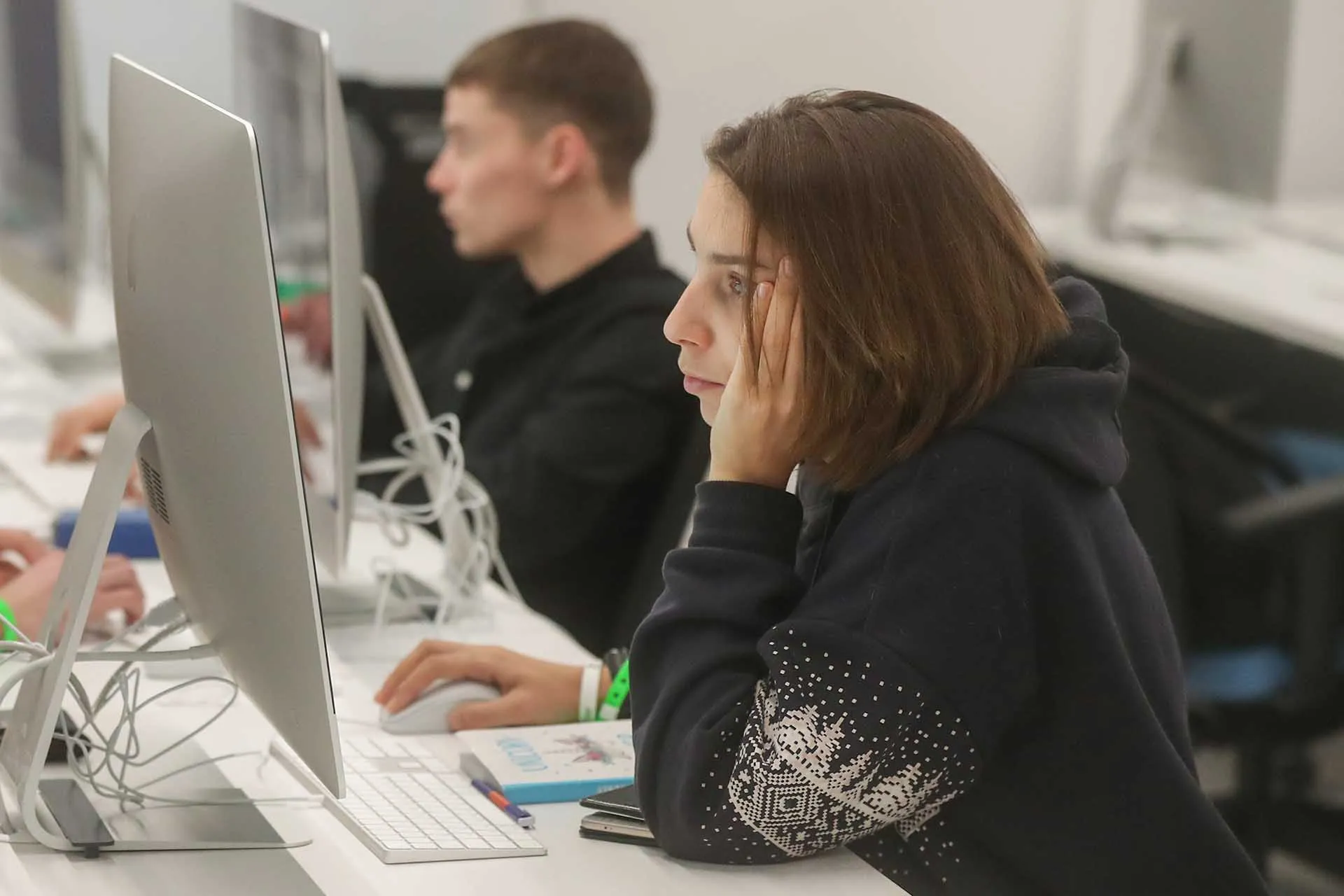 Российские учителя могут бесплатно пройти курс по&nbsp;искусственному интеллекту