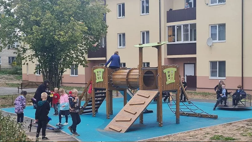 В&nbsp;поселке Кобринское Ленобласти благоустроили дворовую территорию